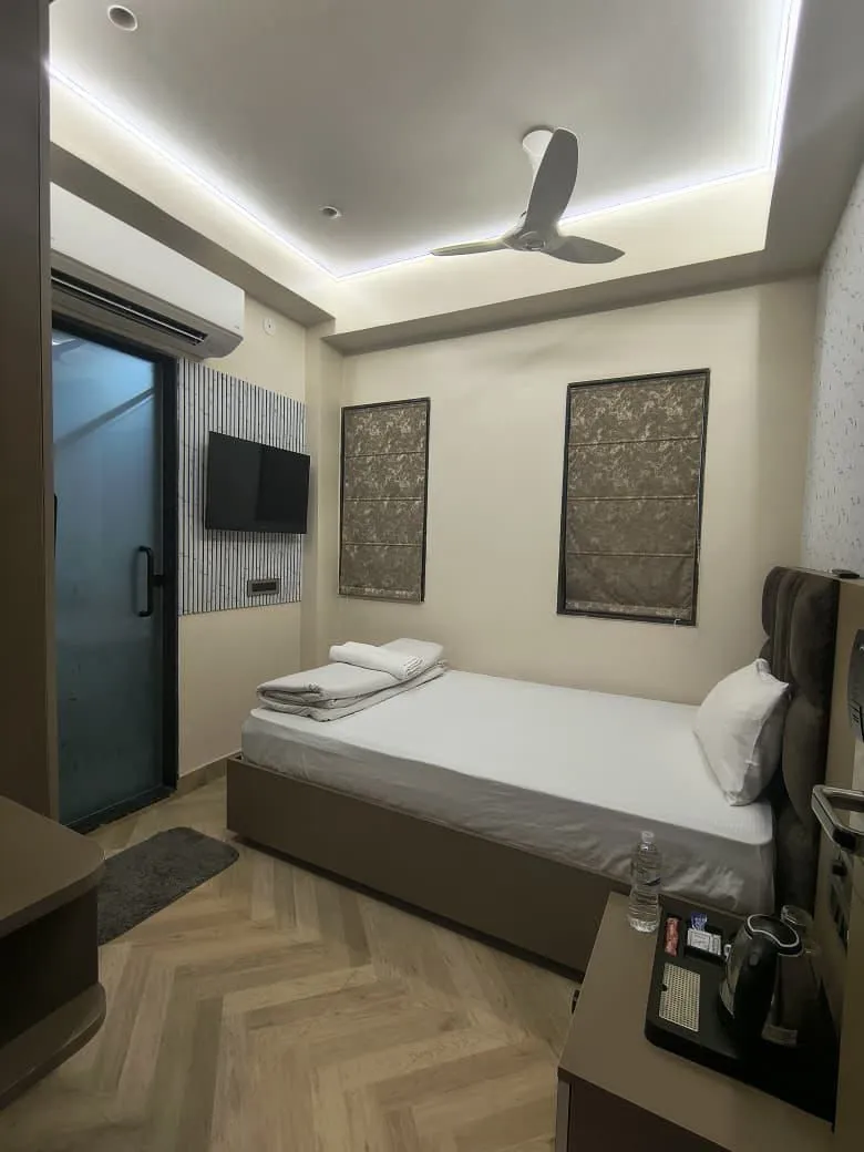3-Star Hotel Single Bed Hotel Room in Varanasi