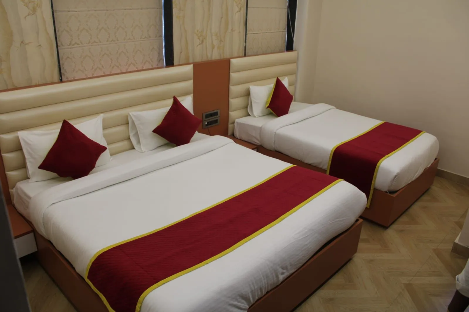 3-Star Hotel Triple Bed Hotel Room in Varanasi